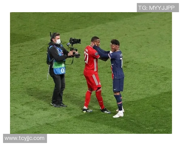 中超精彩对决曼联大胜巴黎圣日耳曼补时进球点燃全场激情